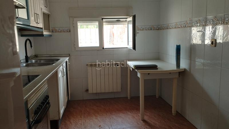 Foto dfaecb24-461e-4947-8a95-0a84fa40c7b3. Chalet en urbanización las salinas 2 41 vivienda con amplia parcela en Medina del Campo