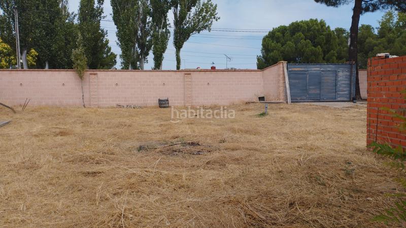 Foto e2f4db7c-30ec-4f16-9adc-099e43b3be78. Chalet en urbanización las salinas 2 41 vivienda con amplia parcela en Medina del Campo