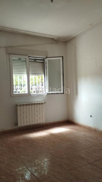 Foto e334700d-f4fe-4801-87cc-255f9f641231. Chalet en urbanización las salinas 2 41 vivienda con amplia parcela en Medina del Campo