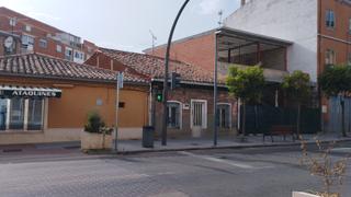 Maison  Calle de valladolid 39. Casa en una planta con entrada peatonal por avenida constitucion