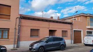 Casa  Calle de barrionuevo 49. Casa en una planta con gran patio en zona centrica