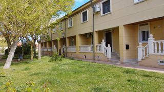 Casa a schiera  Calle azogue. Vivienda para entrar a vivir  con amplio garaje