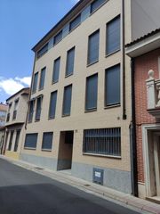 Pis  Calle de francisco lobato 10. Vivienda para entrar a vivir  con  garaje y trastero