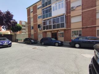 Piso  Calle manuel cilleros 6. Comoda vivienda en planta baja