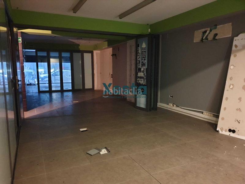 Foto 2bfc734a-472b-495d-b575-66dd2bad8475. Local commercial dans Plaza España - Corte Inglés Vigo