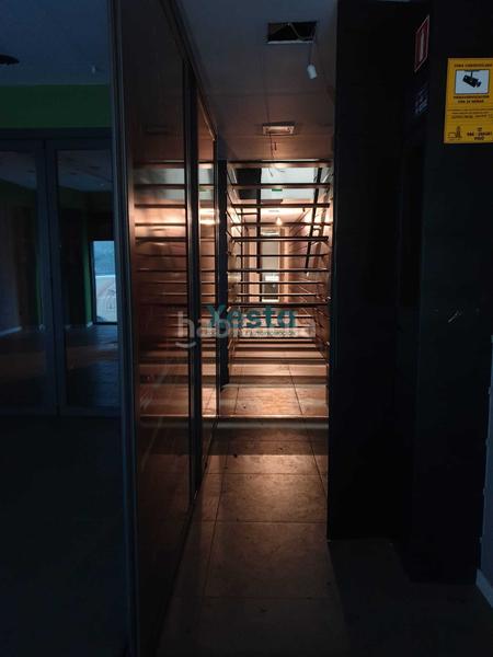 Foto 3676ae46-3700-40d6-9029-f516228587a9. Local commercial dans Plaza España - Corte Inglés Vigo