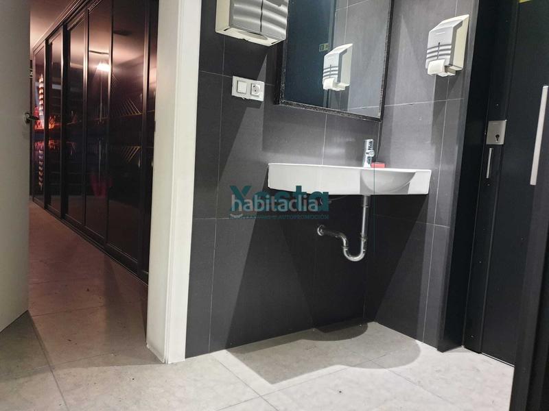 Foto 3e6f51fc-a440-4cc1-8261-1b856de328f0. Local commercial dans Plaza España - Corte Inglés Vigo