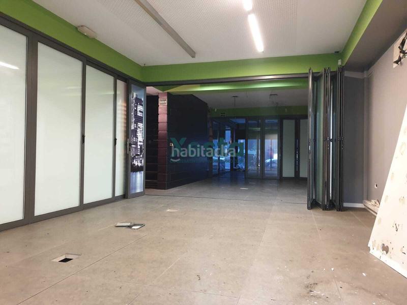 Foto 45b23fad-84f2-4da0-9e8a-1688f9159fa8. Local commercial dans Plaza España - Corte Inglés Vigo