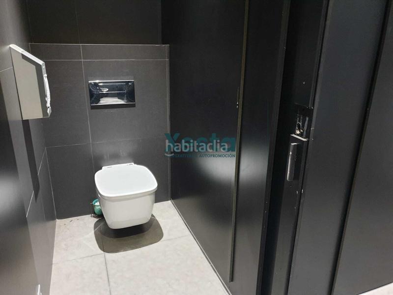 Foto d14f2aef-2bbd-45b3-9bbd-c116ff75e397. Local commercial dans Plaza España - Corte Inglés Vigo