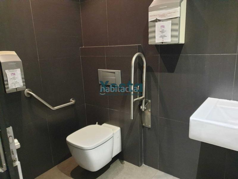 Foto ec2f532a-9010-4b21-b5f1-8eabaa1f7c5a. Local commercial dans Plaza España - Corte Inglés Vigo