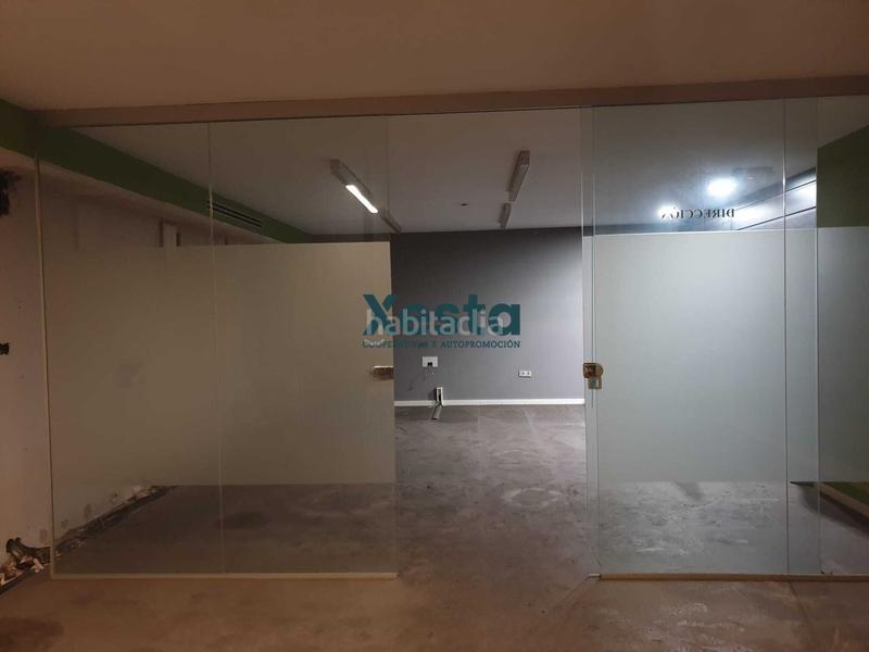 Foto f5b7a030-5e97-41de-902a-ba3fd0180a22. Local commercial dans Plaza España - Corte Inglés Vigo