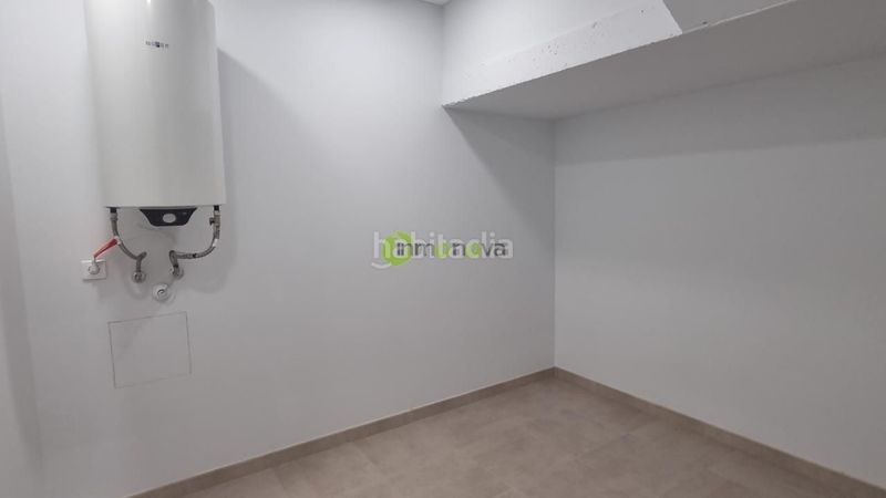 Foto 1f1820b7-f7e9-46b6-aada-9c755f49bbd1. Location bâtiment à usage industriel dans Mos