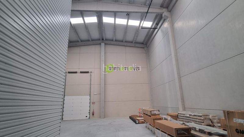 Foto a04364a2-e8ac-43b3-8e46-995934865823. Location bâtiment à usage industriel dans Mos