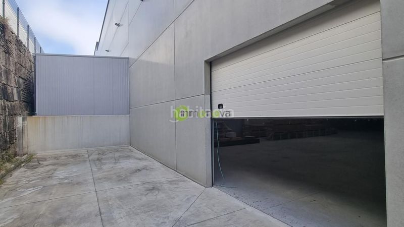 Foto e97acc22-294f-4fc0-bd94-d09139dfeb2e. Location bâtiment à usage industriel dans Mos