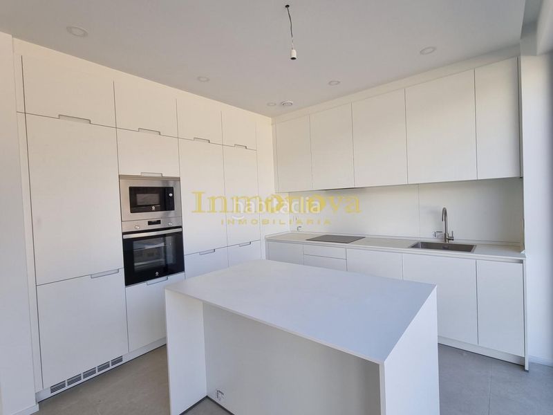 Foto 0ff0f315-53a5-4164-b62b-edc43170dd2c. Casa adossada a rua areosa a San Pedro da Ramallosa Nigrán