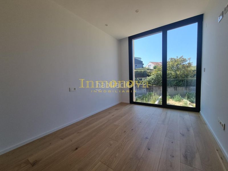 Foto 39fa6405-3b80-45ef-ae28-8cd13c9bdd32. Casa adossada a rua areosa a San Pedro da Ramallosa Nigrán