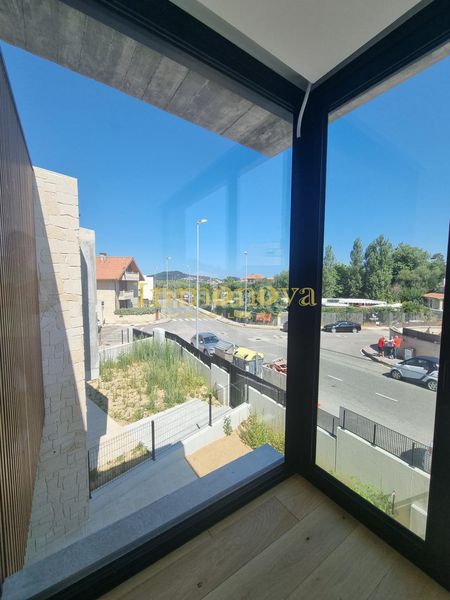 Foto 73f5f9e3-c55a-4058-8c21-e75101309fee. Casa adossada a rua areosa a San Pedro da Ramallosa Nigrán