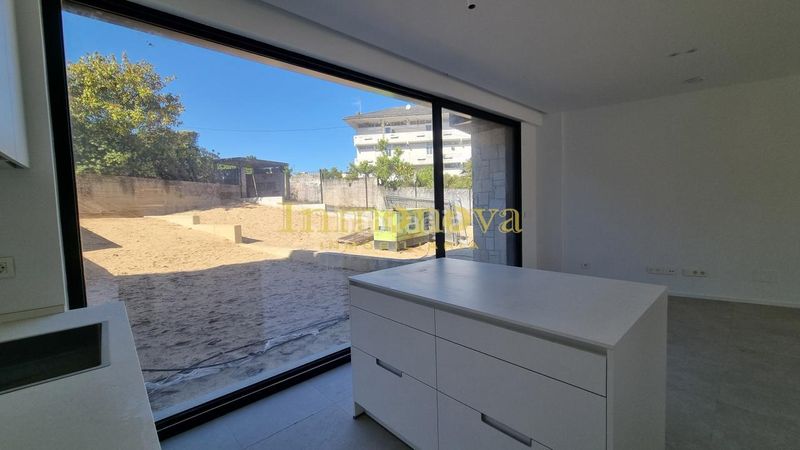 Foto 840a3382-c574-4550-ae40-b2b77d6fdac9. Casa adossada a rua areosa a San Pedro da Ramallosa Nigrán