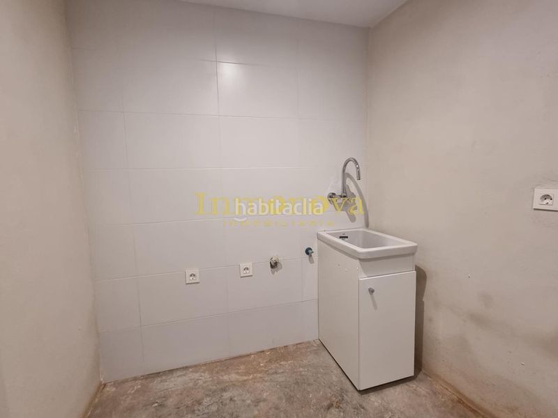 Foto c7424bf6-af15-490a-b18d-f65105c43689. Casa adossada a rua areosa a San Pedro da Ramallosa Nigrán