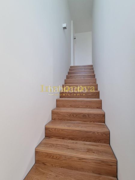 Foto fcdaaa08-abff-4338-b378-a6f212b87a31. Casa adossada a rua areosa a San Pedro da Ramallosa Nigrán