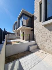 Semi detached house in Rua areosa