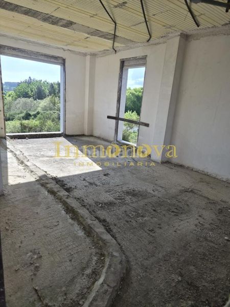Foto c8368d73-a9d8-4a12-bb5f-a2228313e8a0. Chalet en val do seixo 2 en Merca (A)