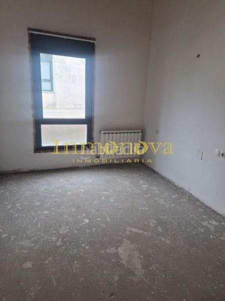 Foto 156e6f5b-90d1-493b-8b92-75aa51199062. Casa aparellada a val do seixo 2 a Merca (A)