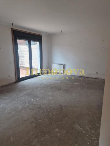 Foto e4e72c6e-a131-4368-97e8-e31decbc9583. Casa aparellada a val do seixo 2 a Merca (A)