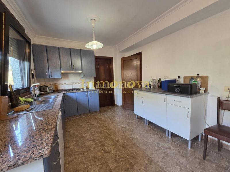 Foto b06a4cba-da93-4ee0-93d9-3542400fca0d. Casa amb calefacció aparcament a Cabral - Candeán Vigo