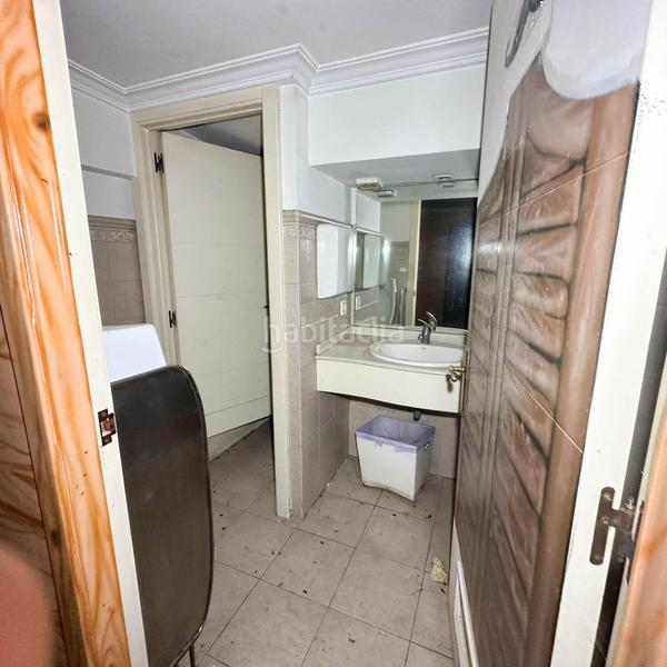 Foto cfccc00f-3d45-45d9-beb4-ea0631a24197. Locale commerciale in Cortes-Huertas Madrid