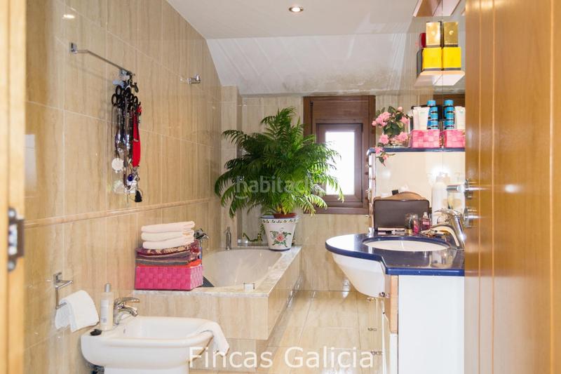 Foto 6857a6c1-ac51-45c7-8694-e46ab1b61d8a. Àtic amb calefacció aparcament a Pastoriza Arteixo