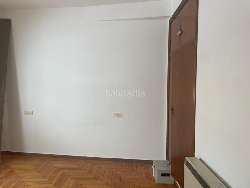 Foto b1c9beac-0c5b-42cb-950e-d793d7094dbd. Apartment with heating in Centro Ourense