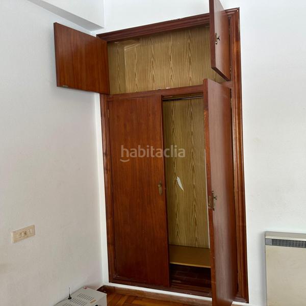 Foto fd54270d-e851-47b0-806d-147808dd9207. Apartment with heating in Centro Ourense