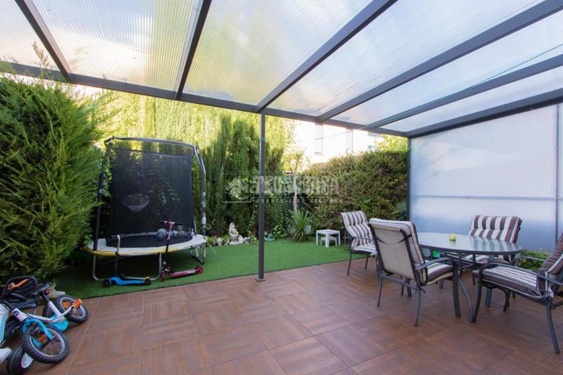 Foto 51875242-0f47-41a7-a420-9e78edbe1cce. Casa aparellada amb calefacció aparcament piscina a Valladolid