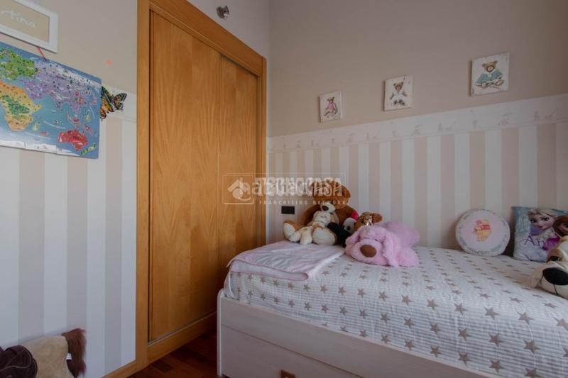 Foto 52587c17-6521-4f1e-bfa9-3c6cc56aa0c3. Casa aparellada amb calefacció aparcament piscina a Valladolid