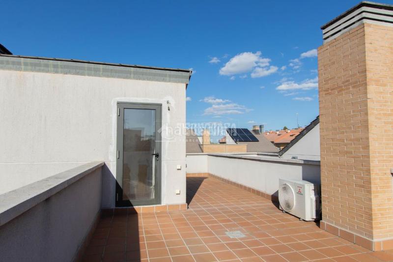 Foto 9e152e43-cebe-4b82-8cb9-95f39358a8c5. Casa aparellada amb calefacció aparcament piscina a Valladolid