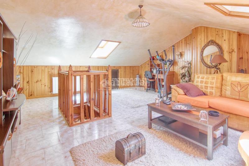 Foto 0f3c9415-034e-4fd9-8f3d-ebc65026c997. Casa bifamiliare con riscaldamento parcheggio in Parquesol Valladolid