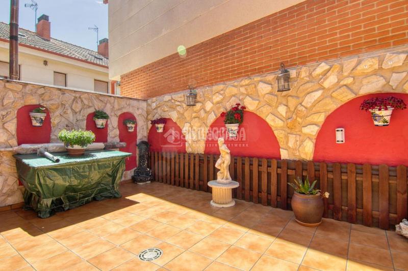 Foto 43cb521c-4ff7-4ad7-9ce7-3c23bf39db52. Casa bifamiliare con riscaldamento parcheggio in Parquesol Valladolid
