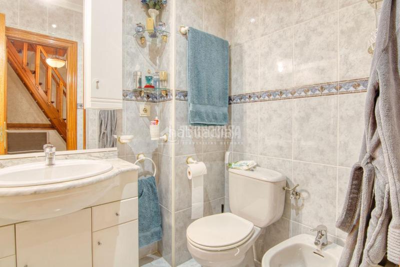 Foto 9aea55e0-2a2b-4cd6-a96c-c0eff04c9cb4. Casa bifamiliare con riscaldamento parcheggio in Parquesol Valladolid