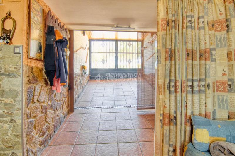 Foto 9c910011-b9f6-4f99-93fb-ed51054eabd1. Casa bifamiliare con riscaldamento parcheggio in Parquesol Valladolid