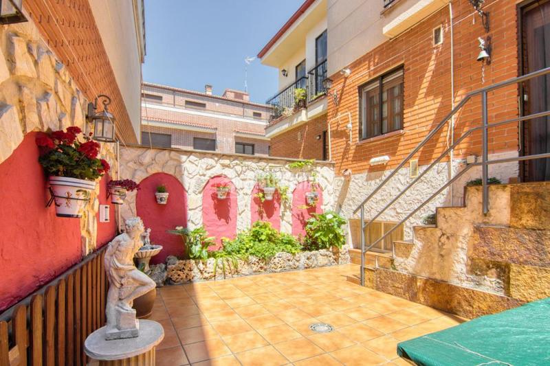 Foto c1a32df7-3bdb-4bb9-a730-f4ac063ab62d. Casa bifamiliare con riscaldamento parcheggio in Parquesol Valladolid