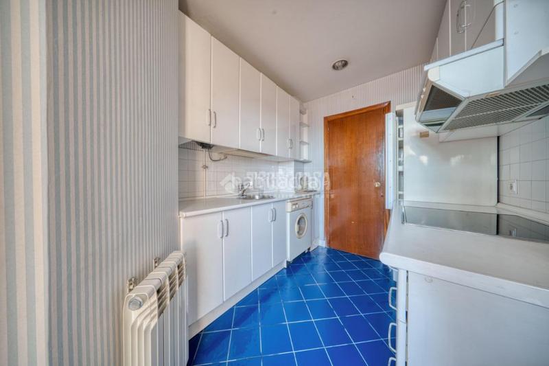 Foto 14c250dd-0dbd-472a-a547-2364d91c1117. Flat with heating parking in Parquesol Valladolid