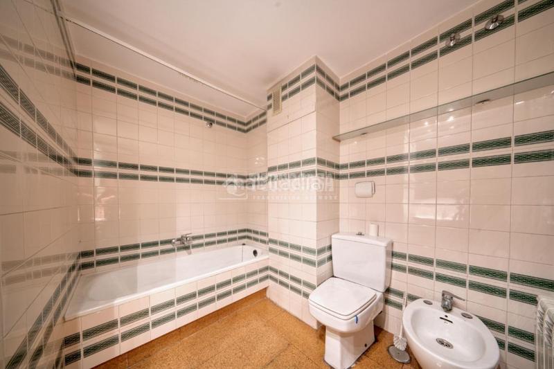 Foto 30aafa17-9757-4573-992e-fcaa3fe9554f. Flat with heating parking in Parquesol Valladolid