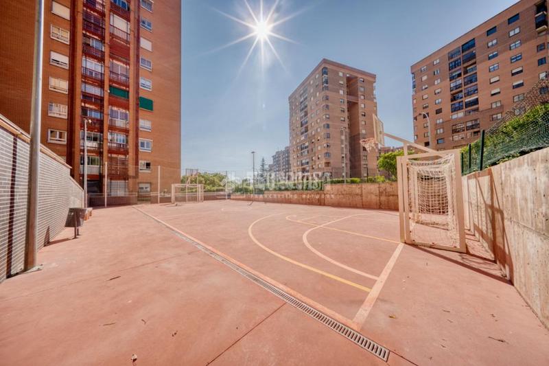 Foto 67988515-49a5-4638-b336-607b70bb9032. Flat with heating parking in Parquesol Valladolid