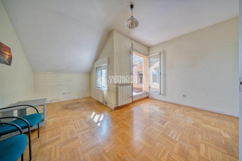 Foto d61a34a1-b43d-479f-950c-826b9ba445a1. Flat with heating parking in Parquesol Valladolid