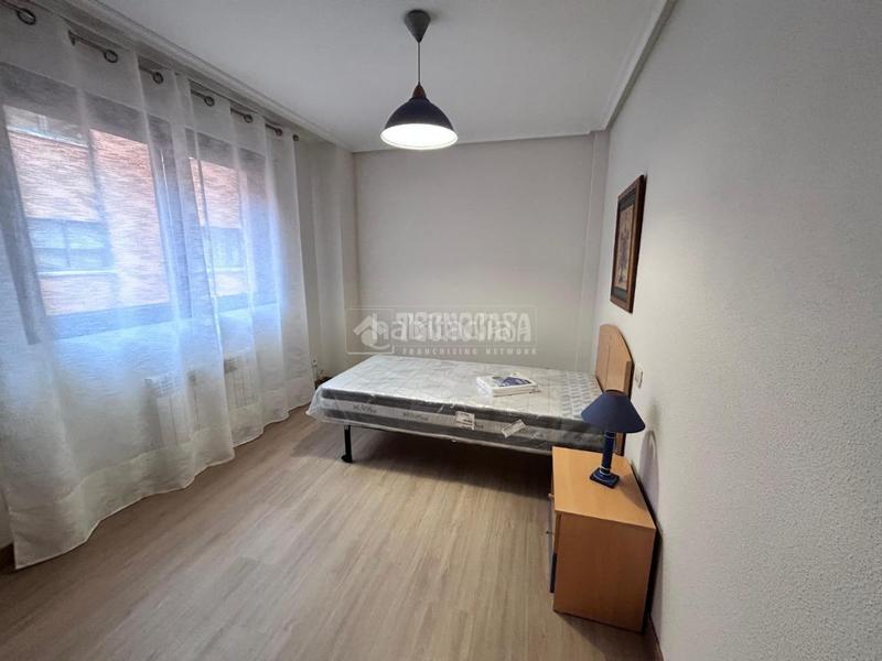 Foto 158c12d6-02b7-48ac-80ec-ebc15b9f8744. Location appartement avec chauffage parking piscine dans Valladolid