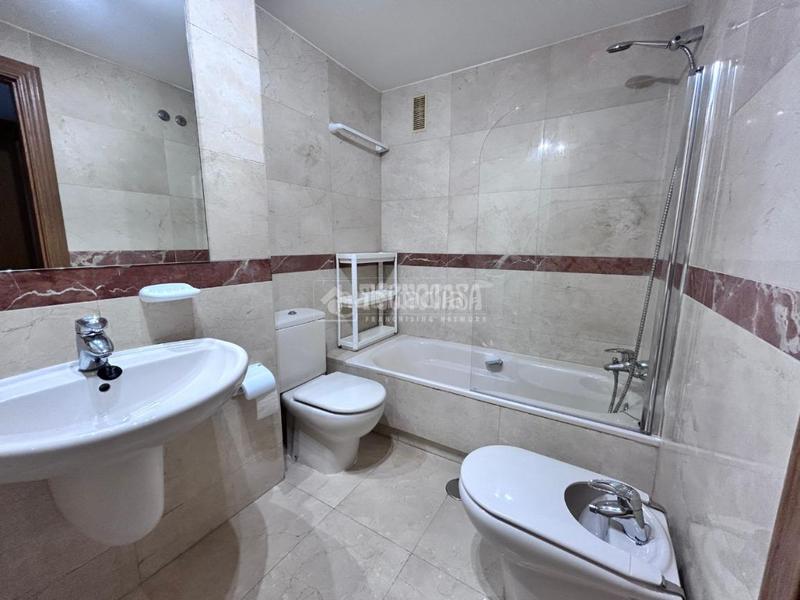 Foto 76cc6226-22e5-4506-af5a-c4c0c11145d8. Location appartement avec chauffage parking piscine dans Valladolid