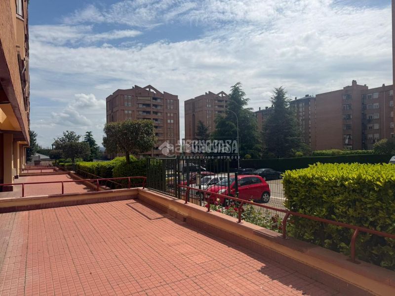 Foto dee1cadc-16ae-46f1-9086-e817fa278cad. Pis amb calefacció aparcament a Parquesol Valladolid