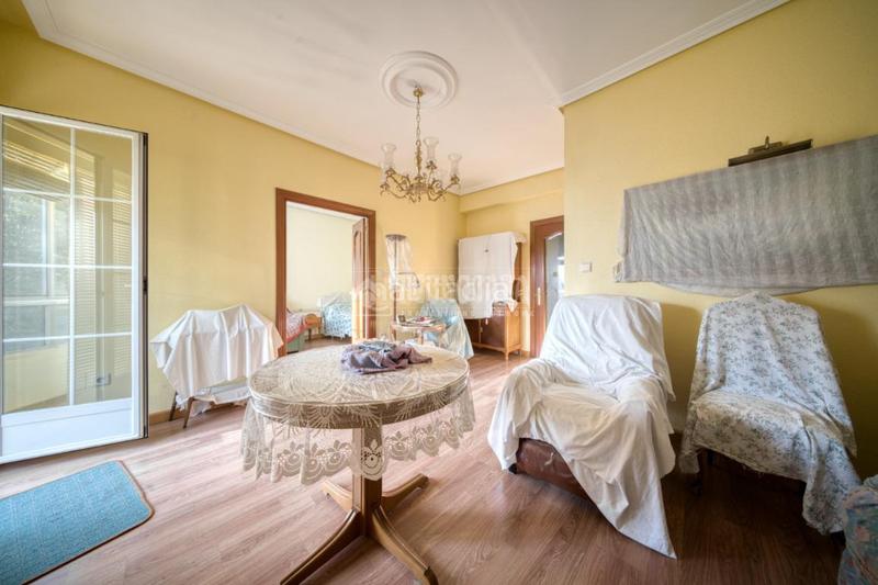 Foto 98334cc8-39ba-4fda-aedc-3deee34baf9c. Piso  en venta en Circular Valladolid