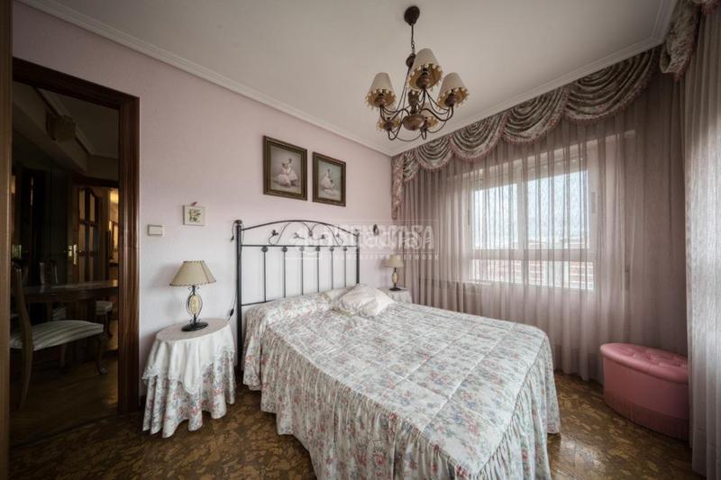 Foto 7571a376-97b8-428a-b640-962b6480daed. Piso  en venta en La Farola Valladolid